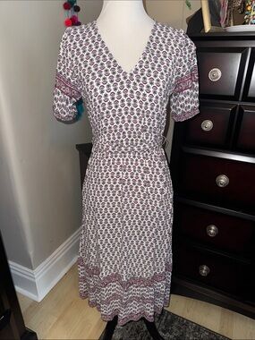 LOGT Floral V-Neck Midi Dress in White and Purple